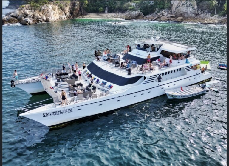 CUSTOM CATAMARÁN 100 FT, 150 PASAJEROS